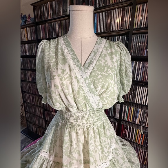Taylor Petite Green Floral Midi Dress Cottagecore Smocked Puff Sleeve Size 4P - Picture 4 of 7